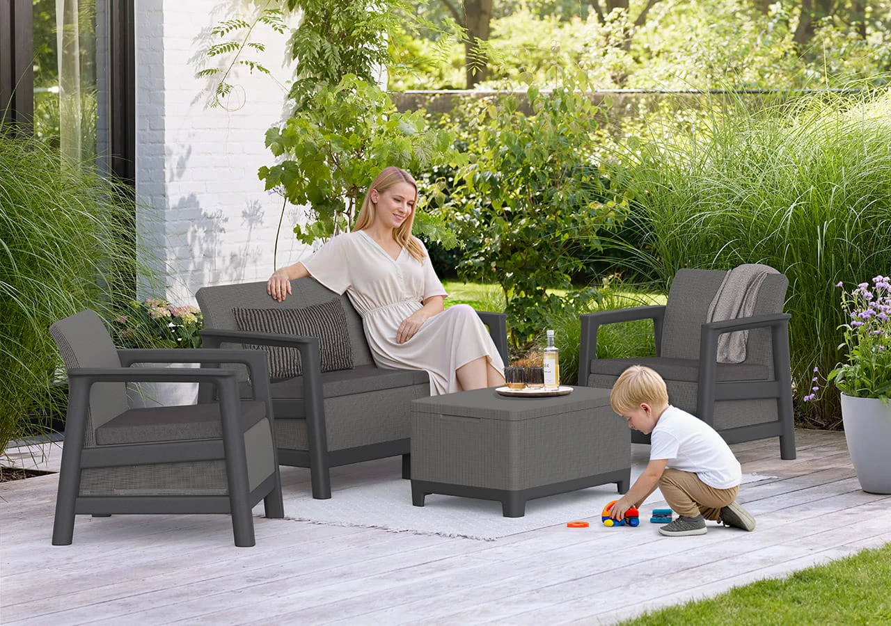 Scandi Linea kerti bútor szett részlet, juta hatású felülettel és modern kétszínű kialakítással.