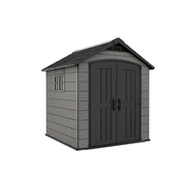 Könnyű, műanyag PREMIER 757 kerti ház, dupla falú, időjárásálló kialakítással. Szürke és fekete színben, masszív padlóval, tetőablakkal a természetes világításért, elegáns dizájnnal. Fehér háttér előtt bemutatva.