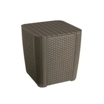 Sötétbarna, műrattan kertibútor asztal, tároló funkcióval. Négyzet alakú, lapos tetejű, sima felületű, kültéri használatra alkalmas, könnyen tisztántartható. Ideális kisasztalnak vagy dohányzóasztalnak.