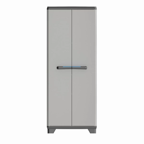 Szürke KETER 'LINEAR' magasszekrény, zárható ajtókkal és puha tapintású fogantyúkkal, 3 állítható polccal, egyenként 15 kg teherbírással, letisztult dizájnnal, fehér háttéren fotózva.